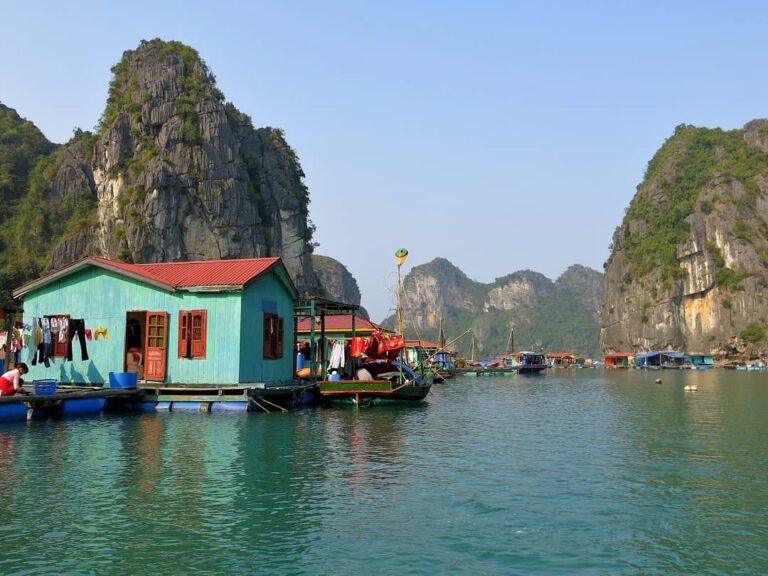 Discover The Stunning Beauty of Bai Tu Long Bay