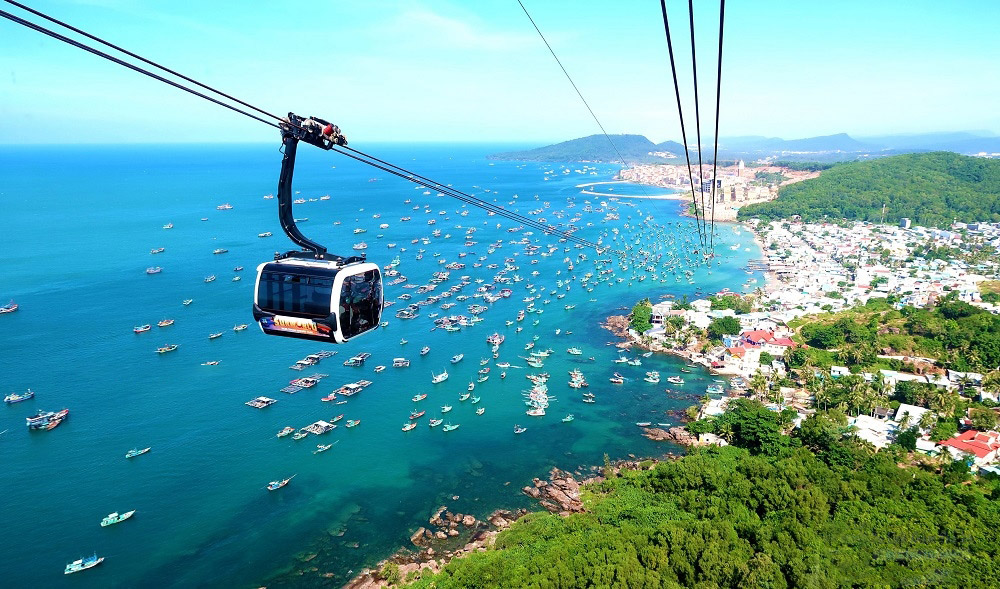 3 island with cable car
