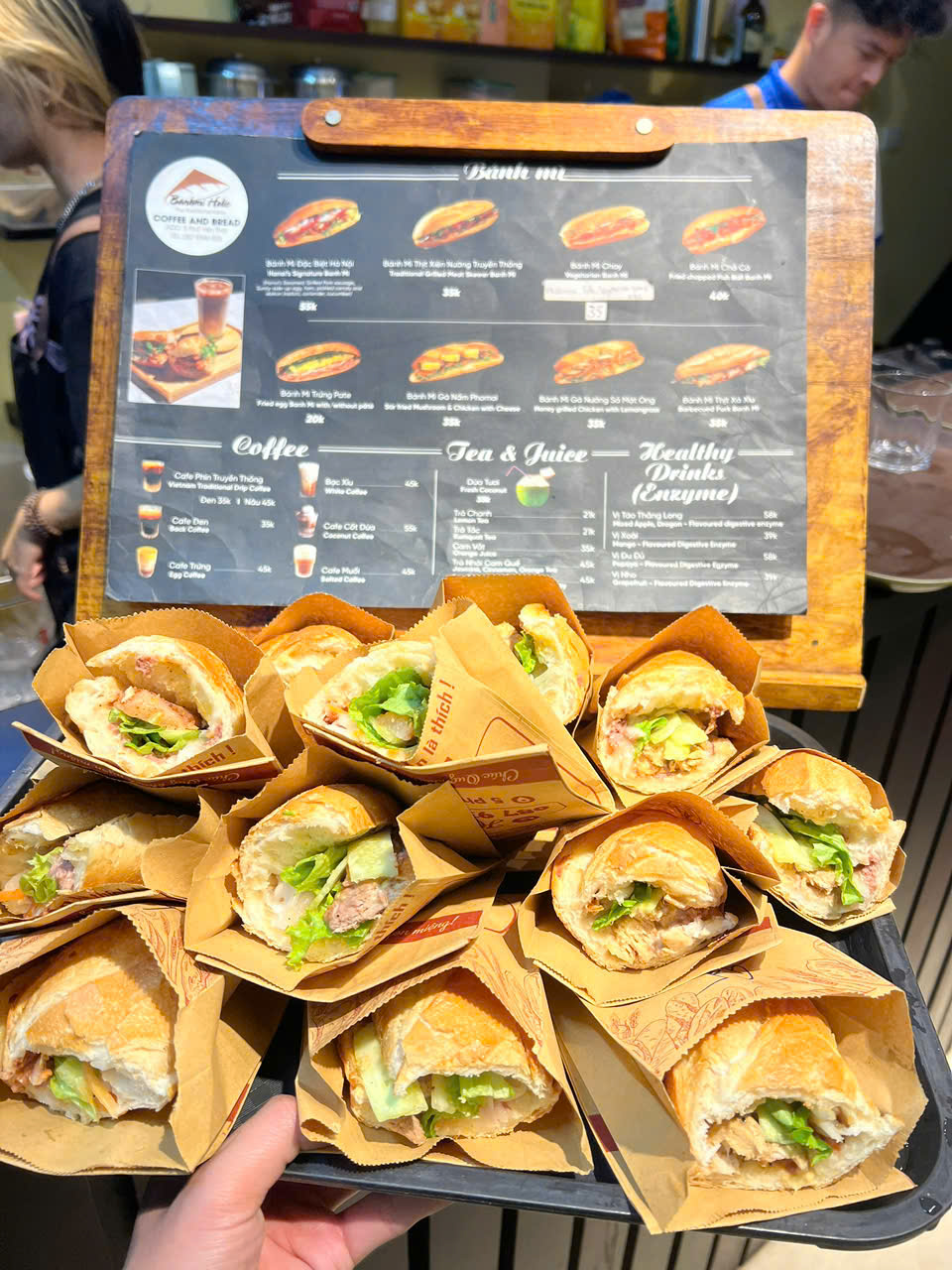 Hidden Gems Hanoi’s Streetfood Tour