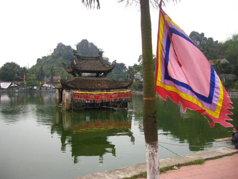 Duong Lam Ancient Village & Thay Pagoda Day Tour: A Journey Through Time