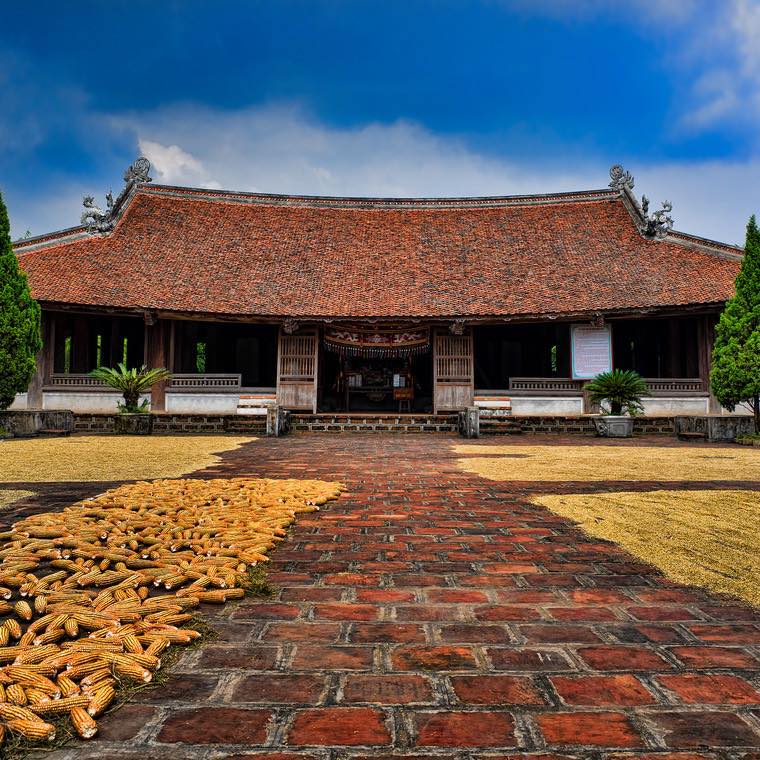 Vietnam Cultural Immersion Tours: Duong Lam Village and Ba Vi National Park