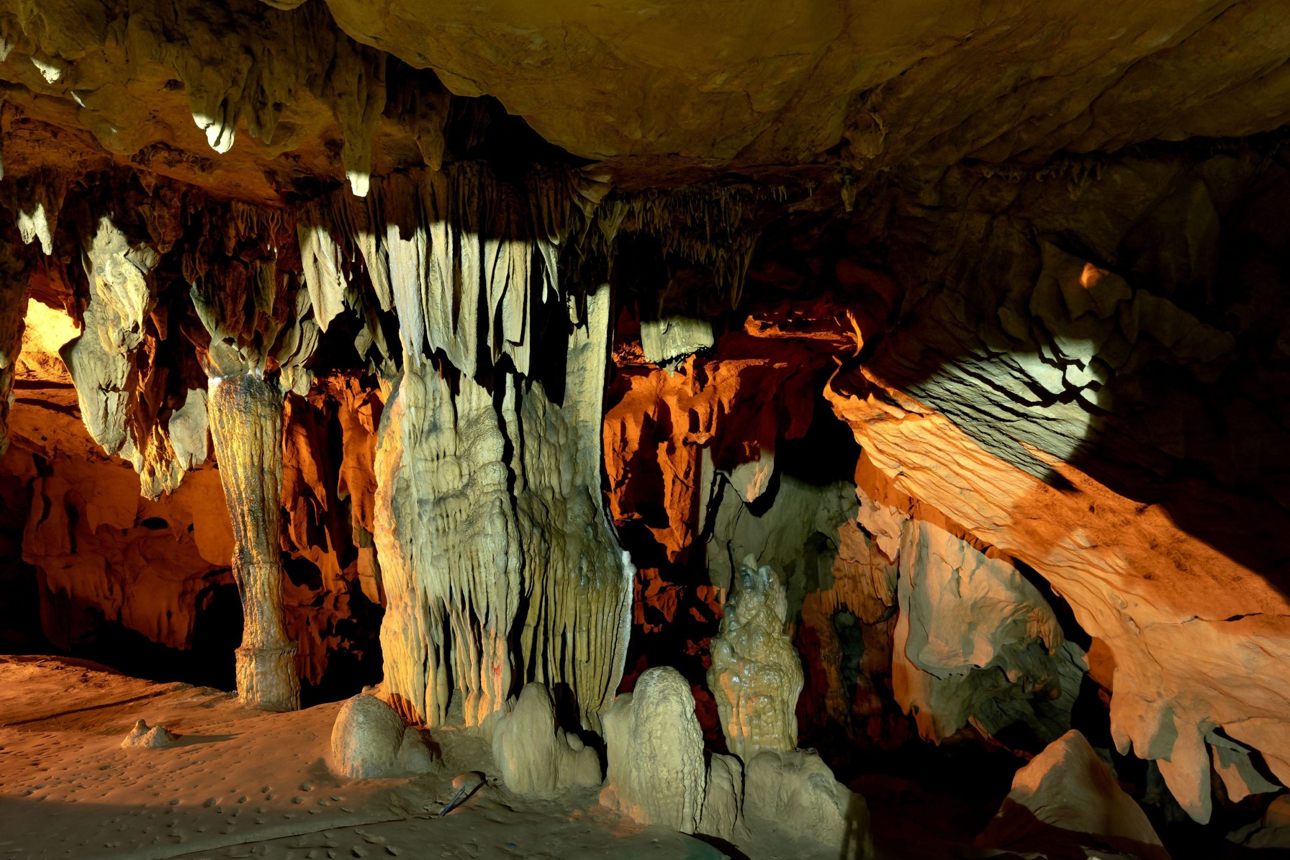 Elephant Cave & Ma Da Valley 1 Day