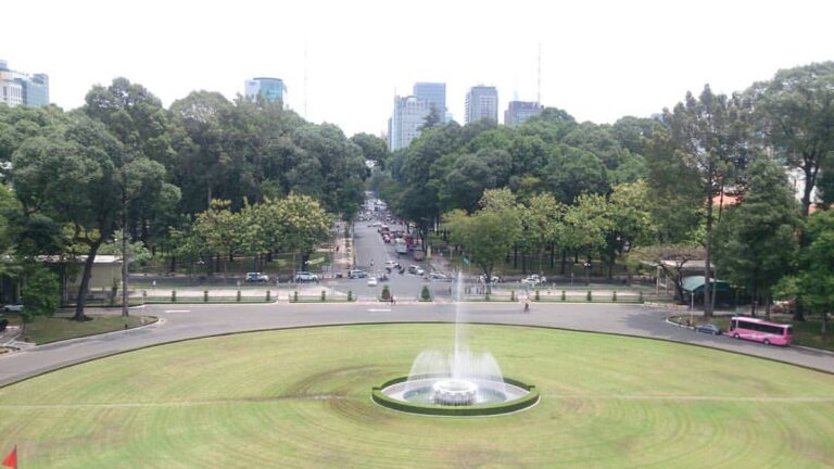 Half-Day Ho Chi Minh City Adventure: History, Culture & Bustling Markets