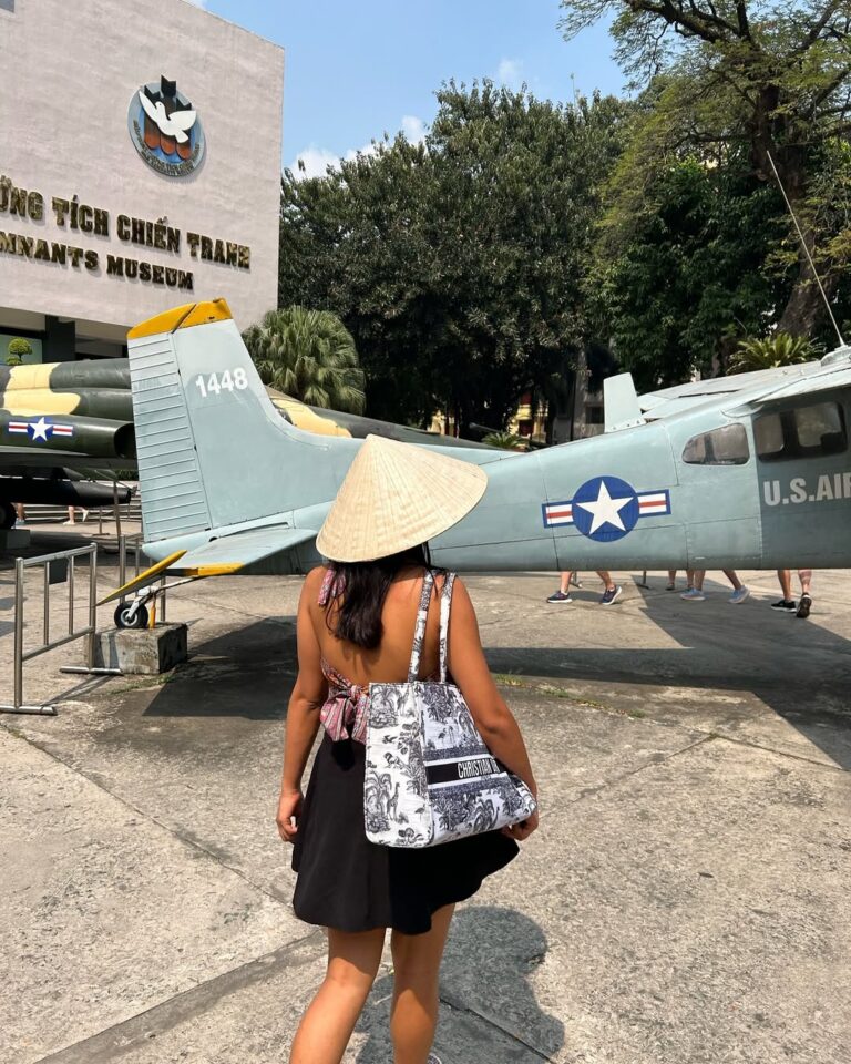 Half-Day Ho Chi Minh City Adventure: History, Culture & Bustling Markets