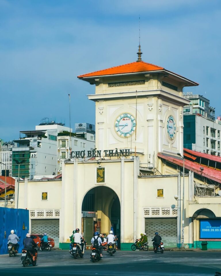 Half-Day Ho Chi Minh City Adventure: History, Culture & Bustling Markets