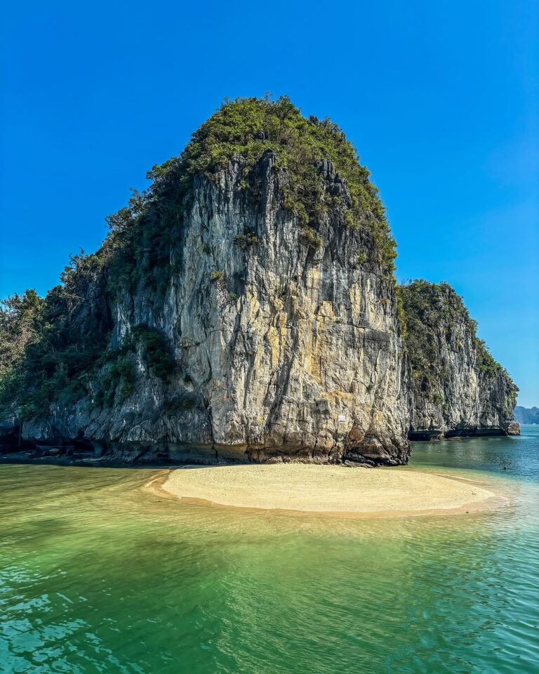 Halong Bay Day Trip on a Luxury Cruise
