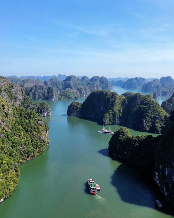 Halong Bay Day Trip on a Luxury Cruise