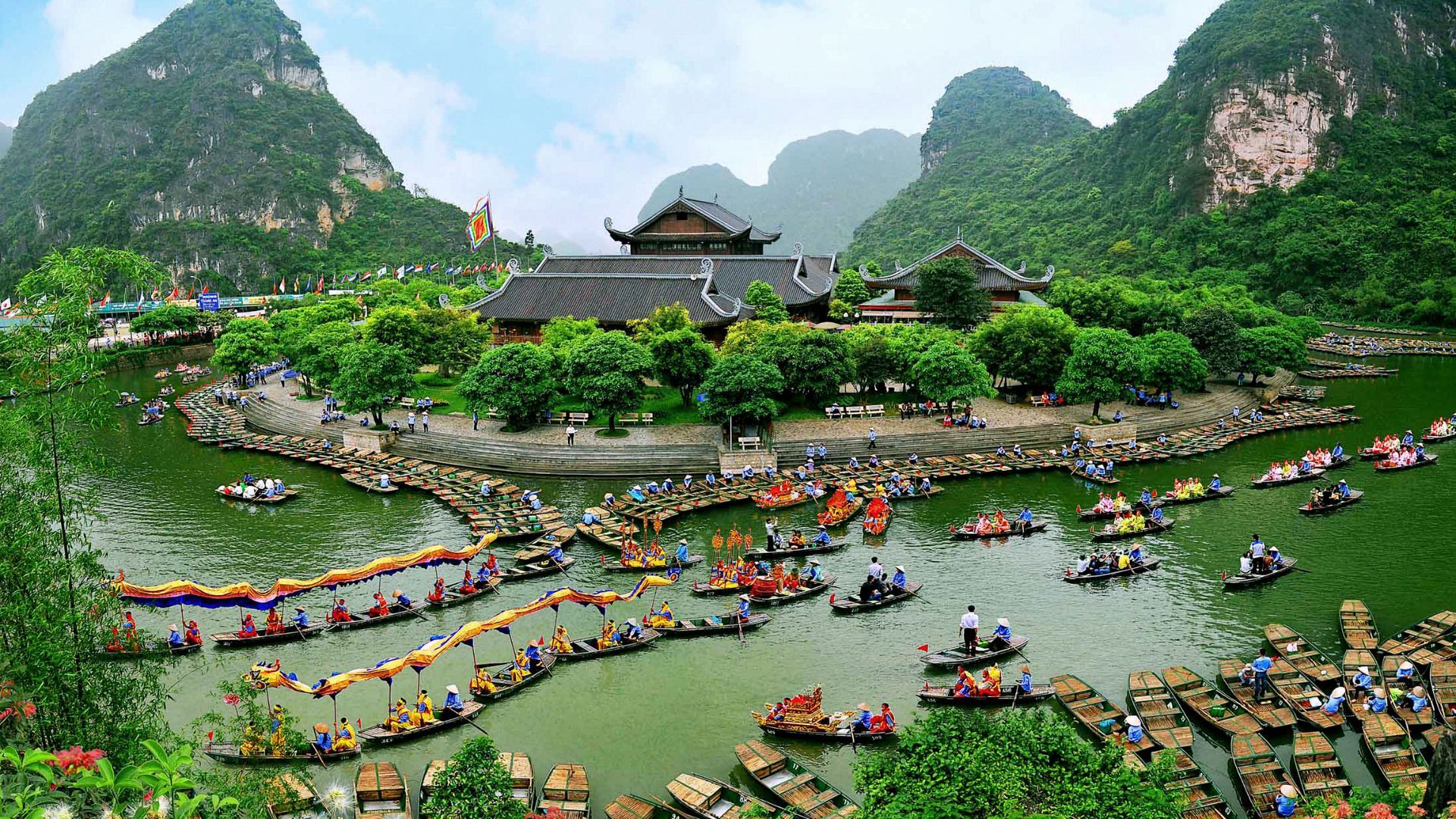 Ninh Binh 3 Days Adventure from Hanoi: Ancient Capital, Caves & Nature