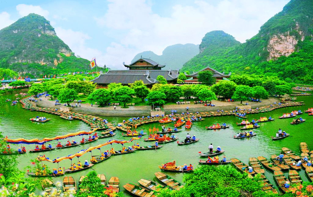 Ninh Binh 3 Days Adventure from Hanoi: Ancient Capital, Caves & Nature