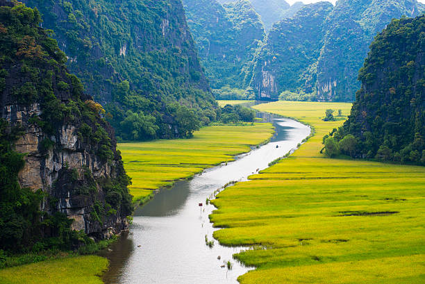 Ninh Binh 3 Days Adventure from Hanoi: Ancient Capital, Caves & Nature