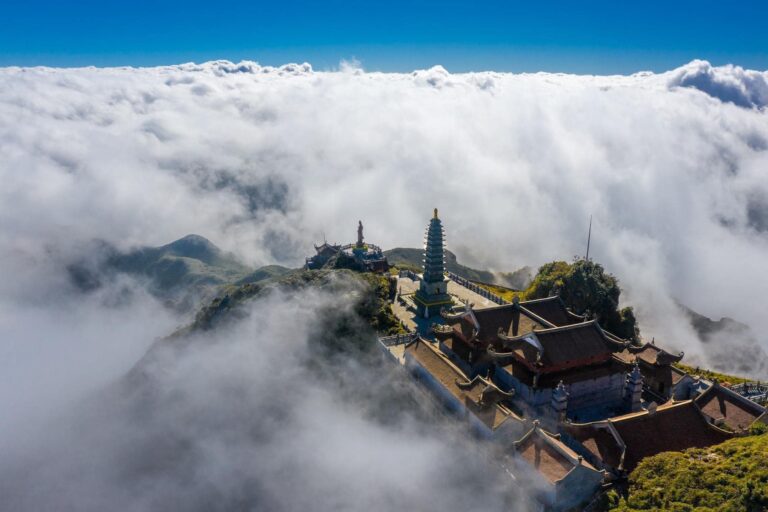 The Best of Vietnam in 5 Days: Peaks, Streets & the Sea