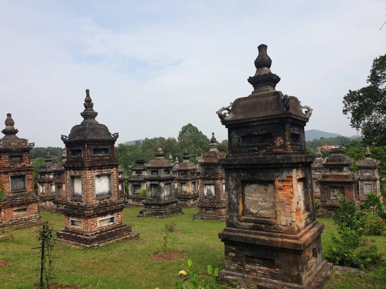 Cultural Treasures: Tho Ha, Bo Da Pagoda, and Phu Lang Experience