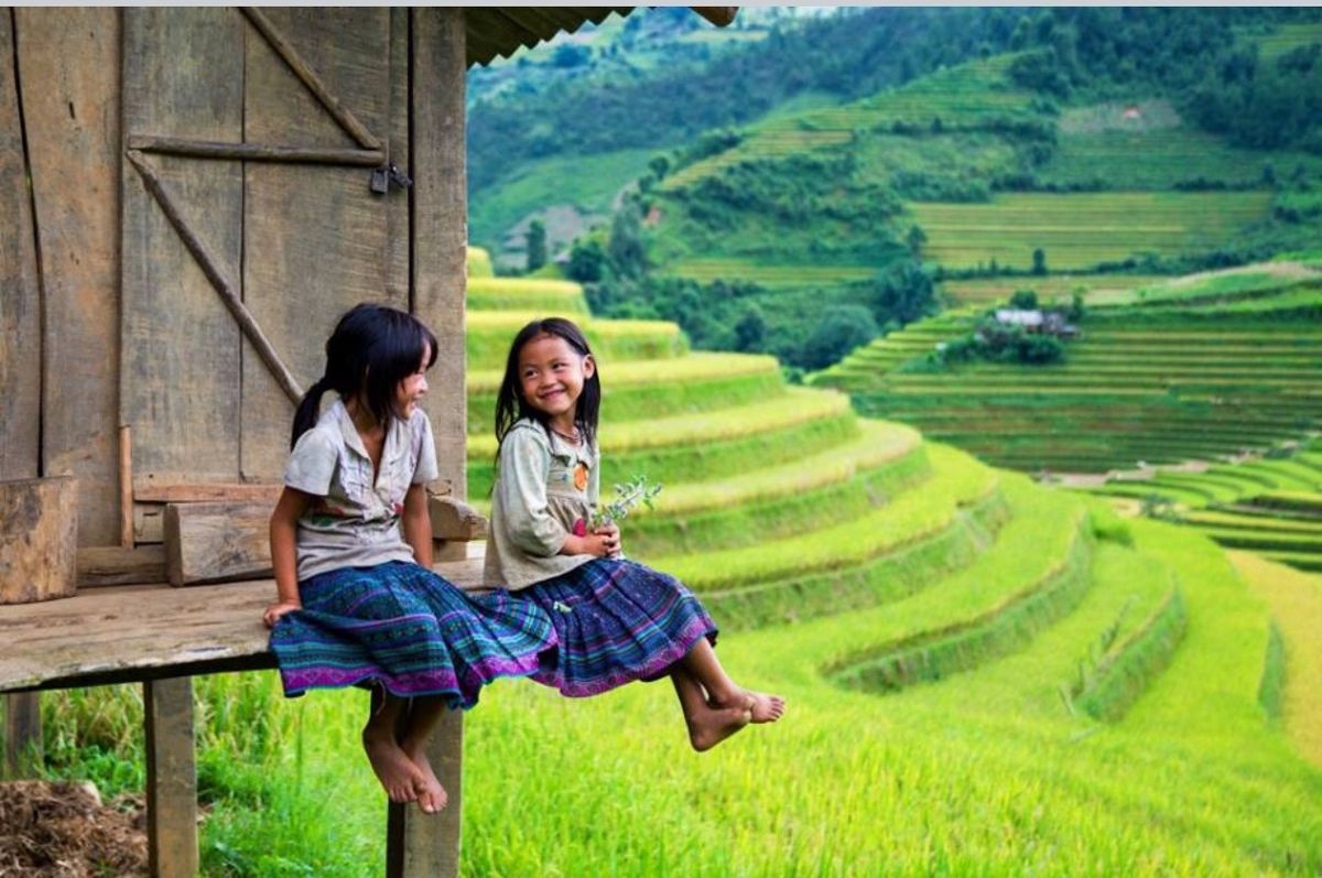 A local experience Vietnam: An Immersive Journey Through the North, Center and South