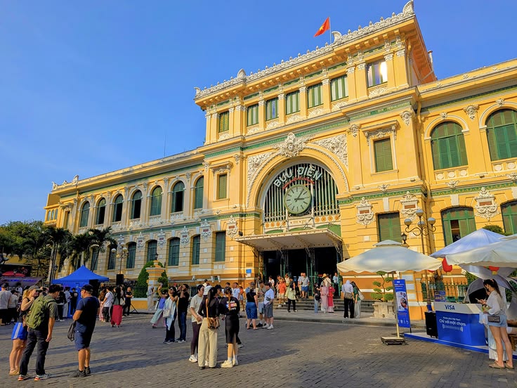 A local experience Vietnam: An Immersive Journey Through the North, Center and South