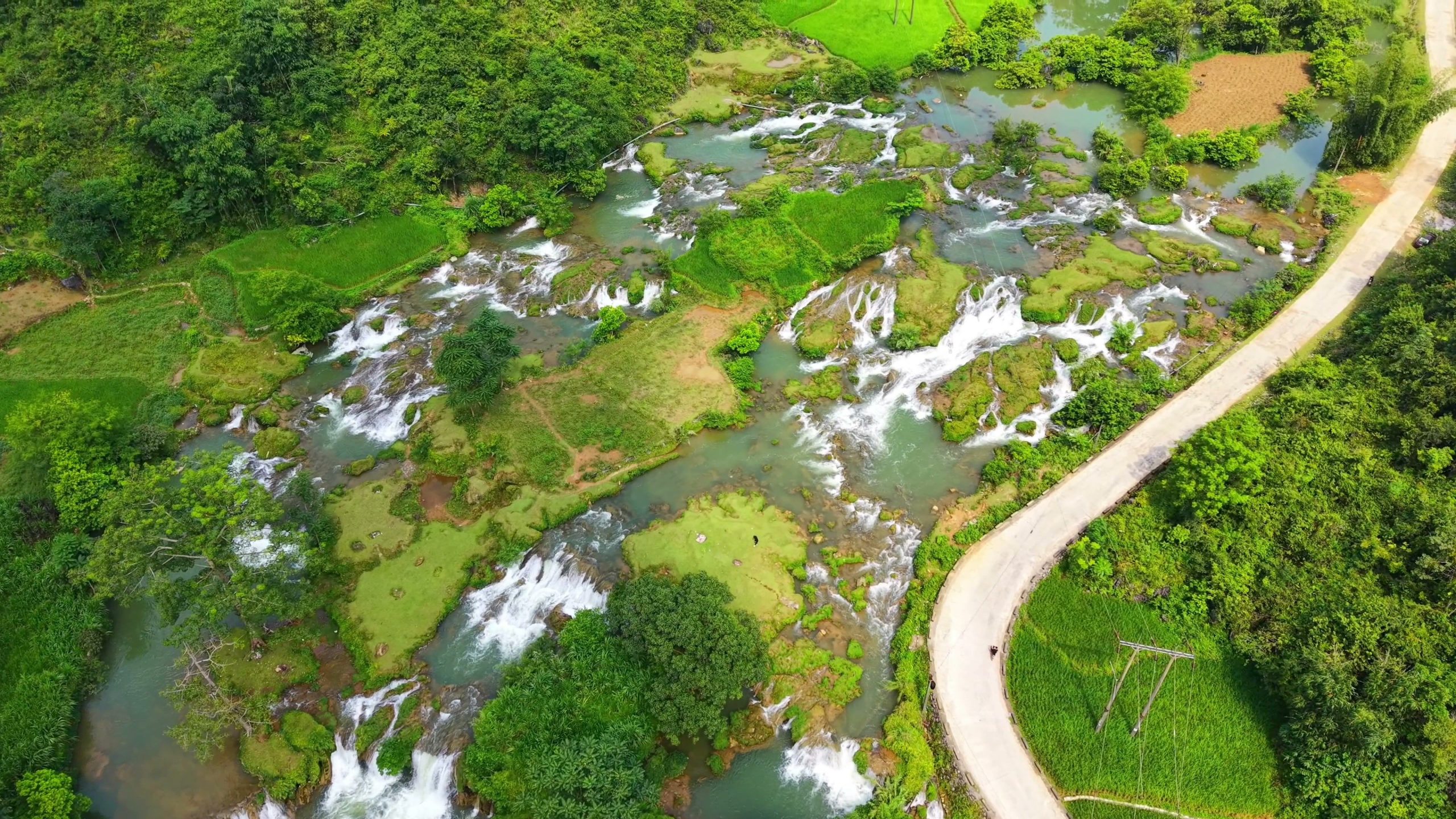 Cao Bang and Ban Gioc: Exploring Vietnam’s Most Dramatic Border Frontie